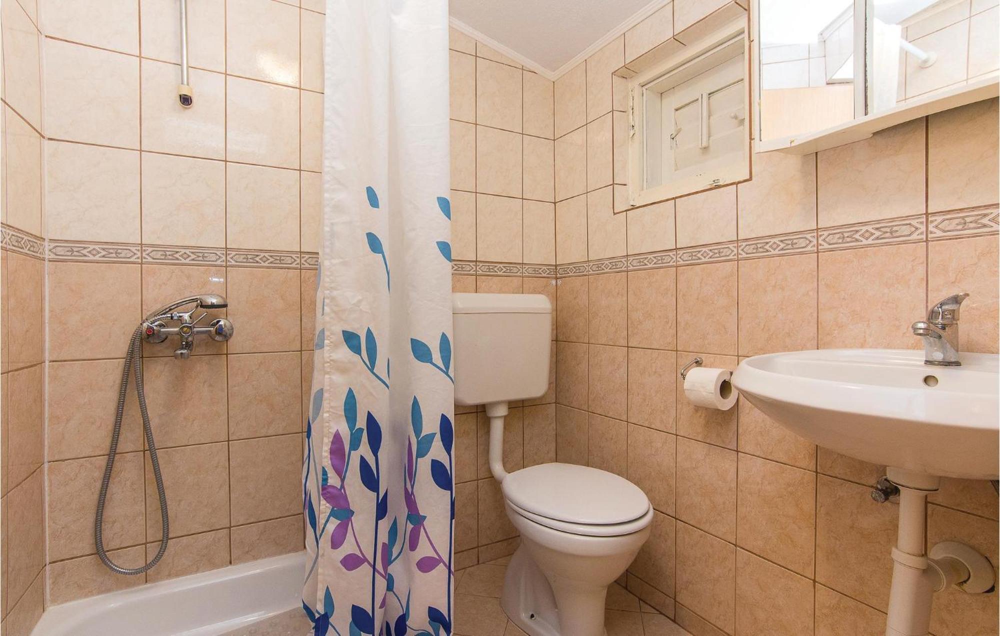 Pet Friendly Apartment In Pakostane With Kitchen Экстерьер фото
